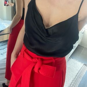 Holiday top! 🎄✨ Black satin cami